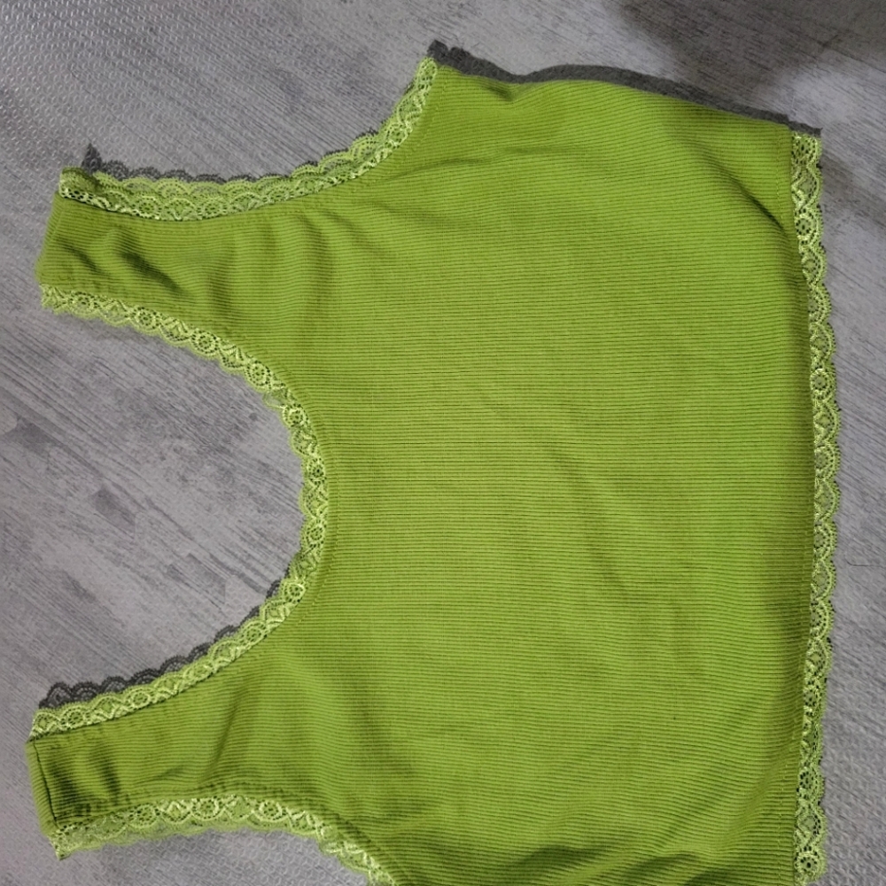 Matcha Green Lace Edge Tank Top Crop Top Large, size 8/10